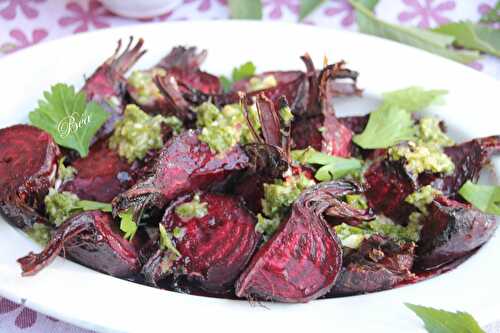 Salade tiéde de jeunes betteraves rouges rôties au four