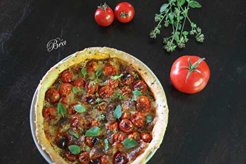 Tarte aux tomates cerises, à la mozzarella et au pesto rouge