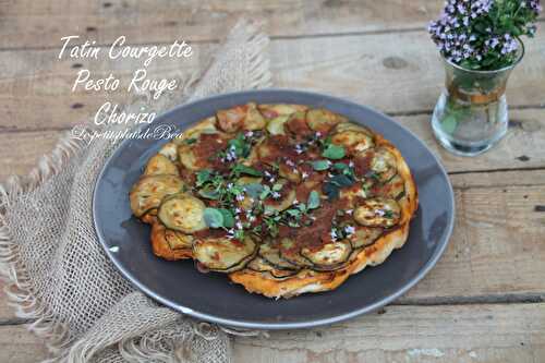 Tatin de courgettes au pesto rouge et chorizo