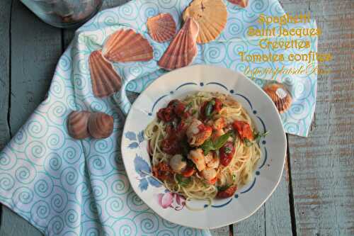 Spaghetti aux saint jacques, crevettes et tomates cerises confites