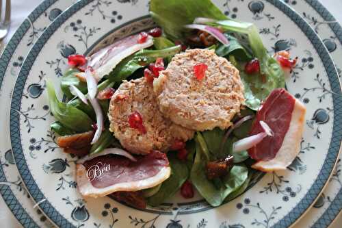 Salade au cou d'oie farci et magret fumet au piment d'Espelette