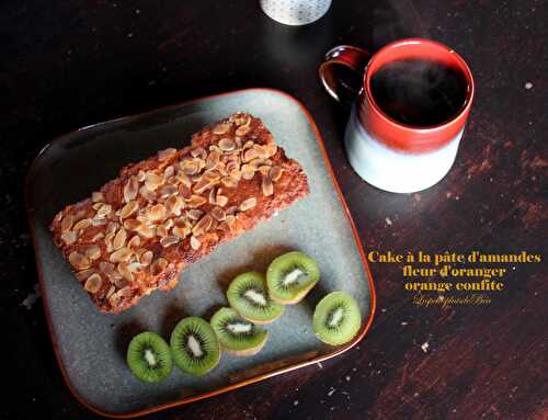 Cake à la pâte d'amandes, fleur d'oranger et oranges confites