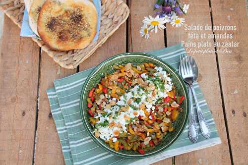 Salade de poivrons  à la féta et aux amandes et pains plats au zaatar