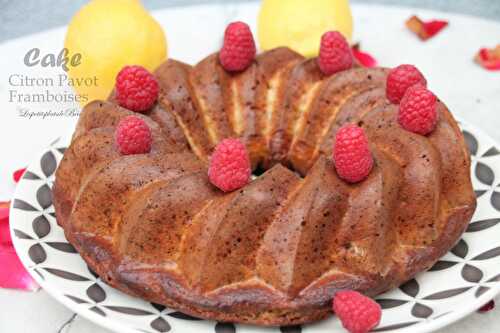 Cake à la ricotta, citron, graines de pavot et framboises