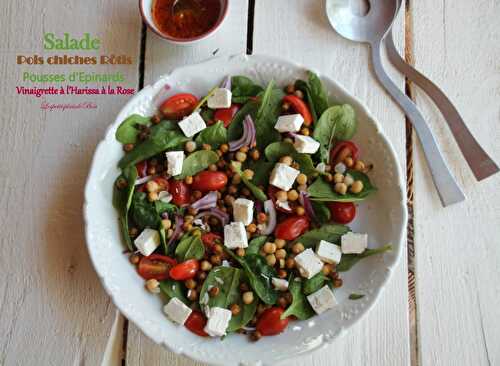 Salade aux pois chiches rôtis, pousses d'épinards et vinaigre à l'harissa à la rose