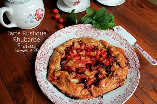 Tarte rustique rhubarbe fraises