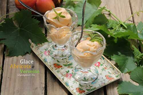 Glace à l'abricot et à la verveine