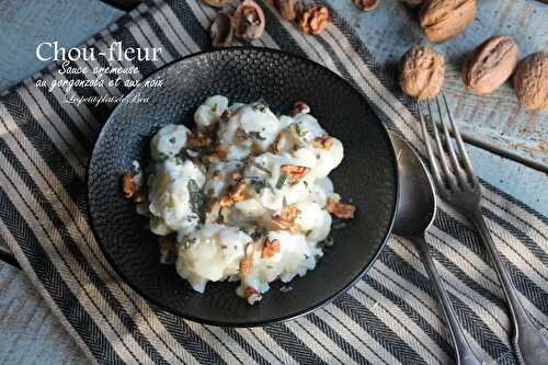 Chou-fleur sauce crémeuse au gorgonzola et aux noix