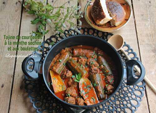 Tajine de courgettes à la menthe séchée et aux boulettes