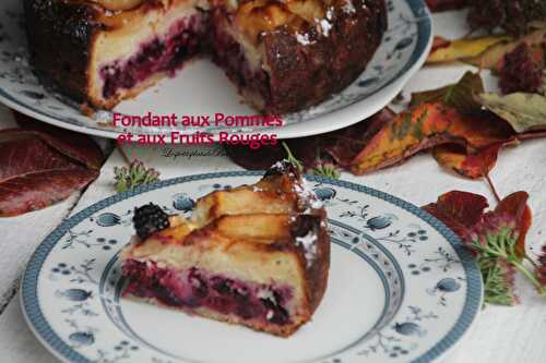 Fondant aux pommes et aux fruits rouges