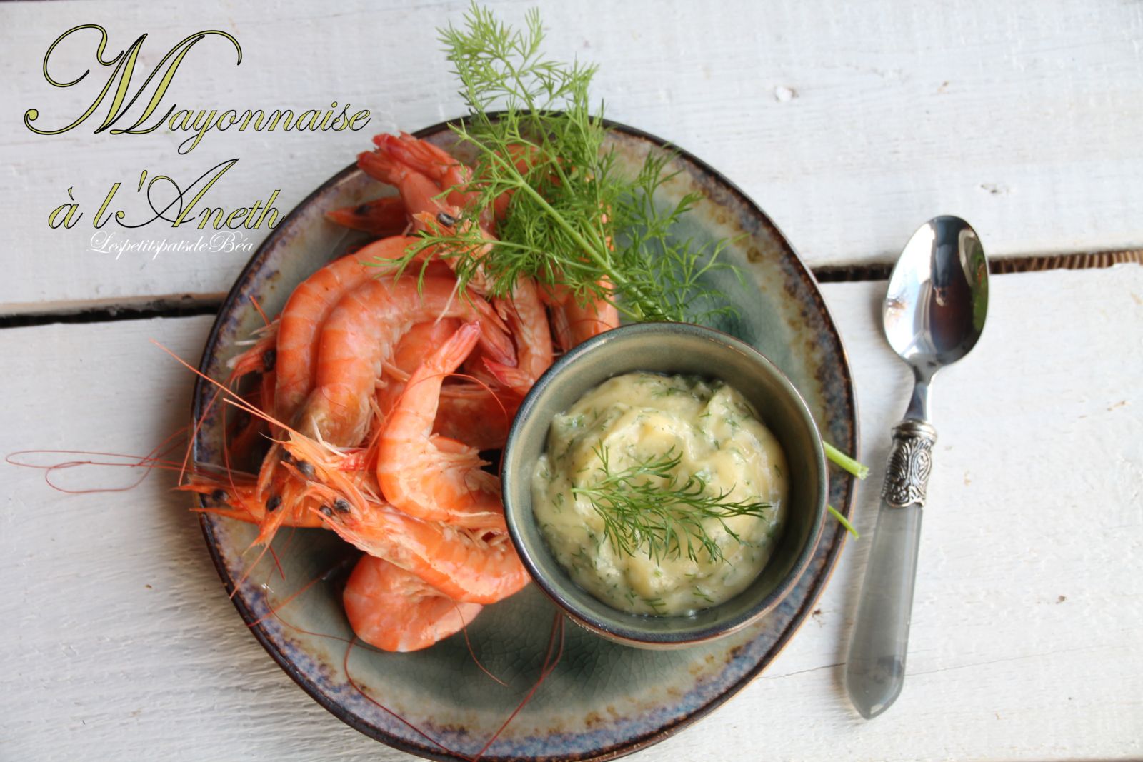 Mayonnaise à l'aneth pour une assiette de crevettes