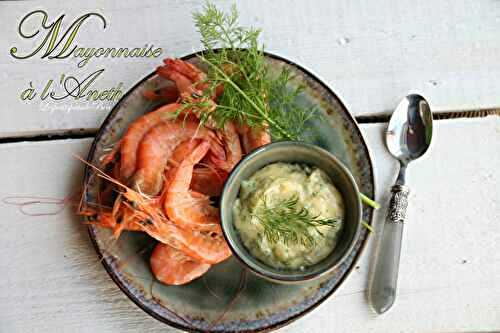 Mayonnaise à l'aneth pour une assiette de crevettes