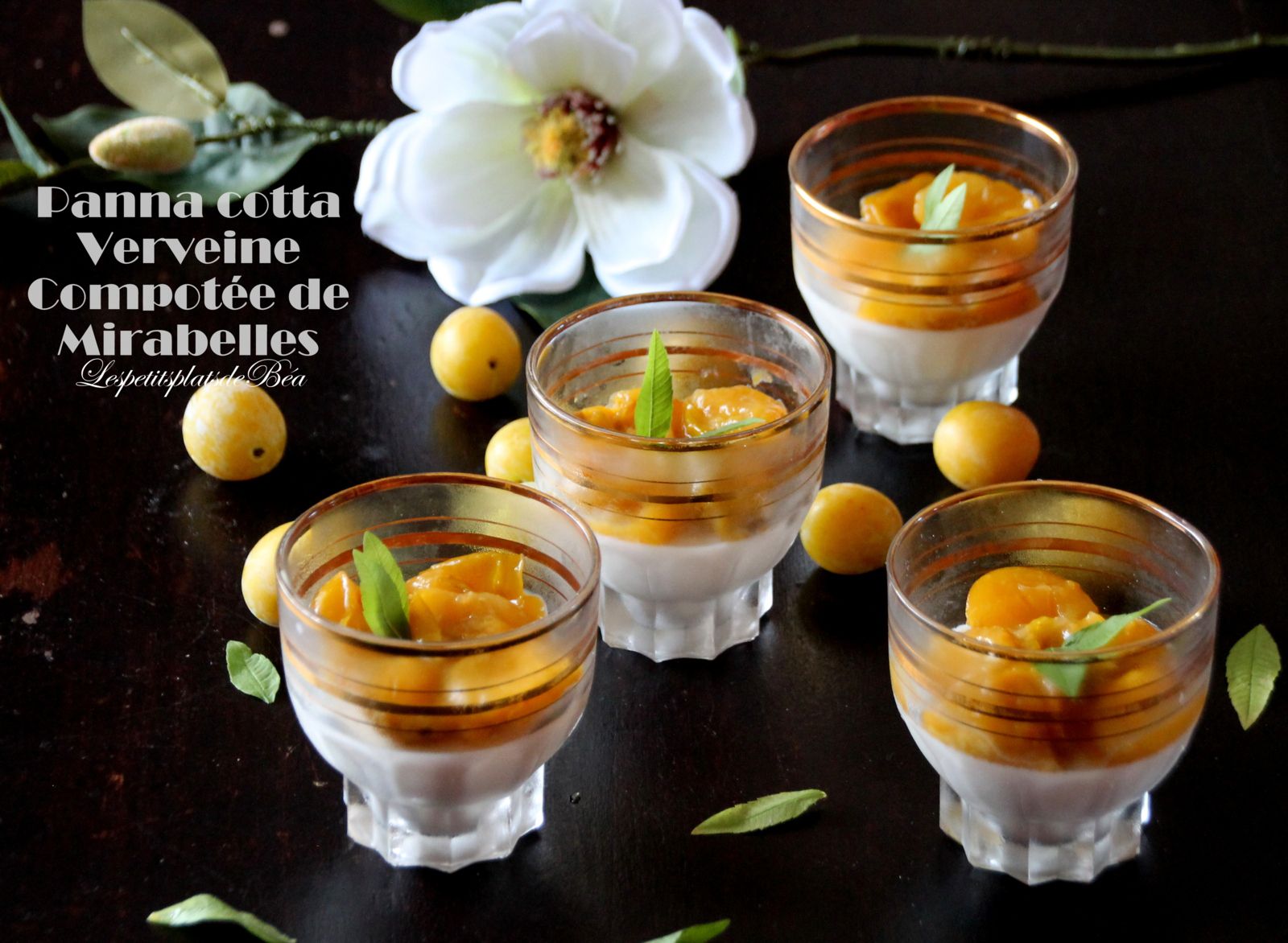 Panna cotta à la verveine et compotée de mirabelles