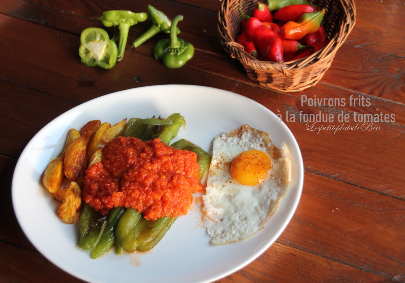 Poivrons frits à la fondue de tomates de Zika