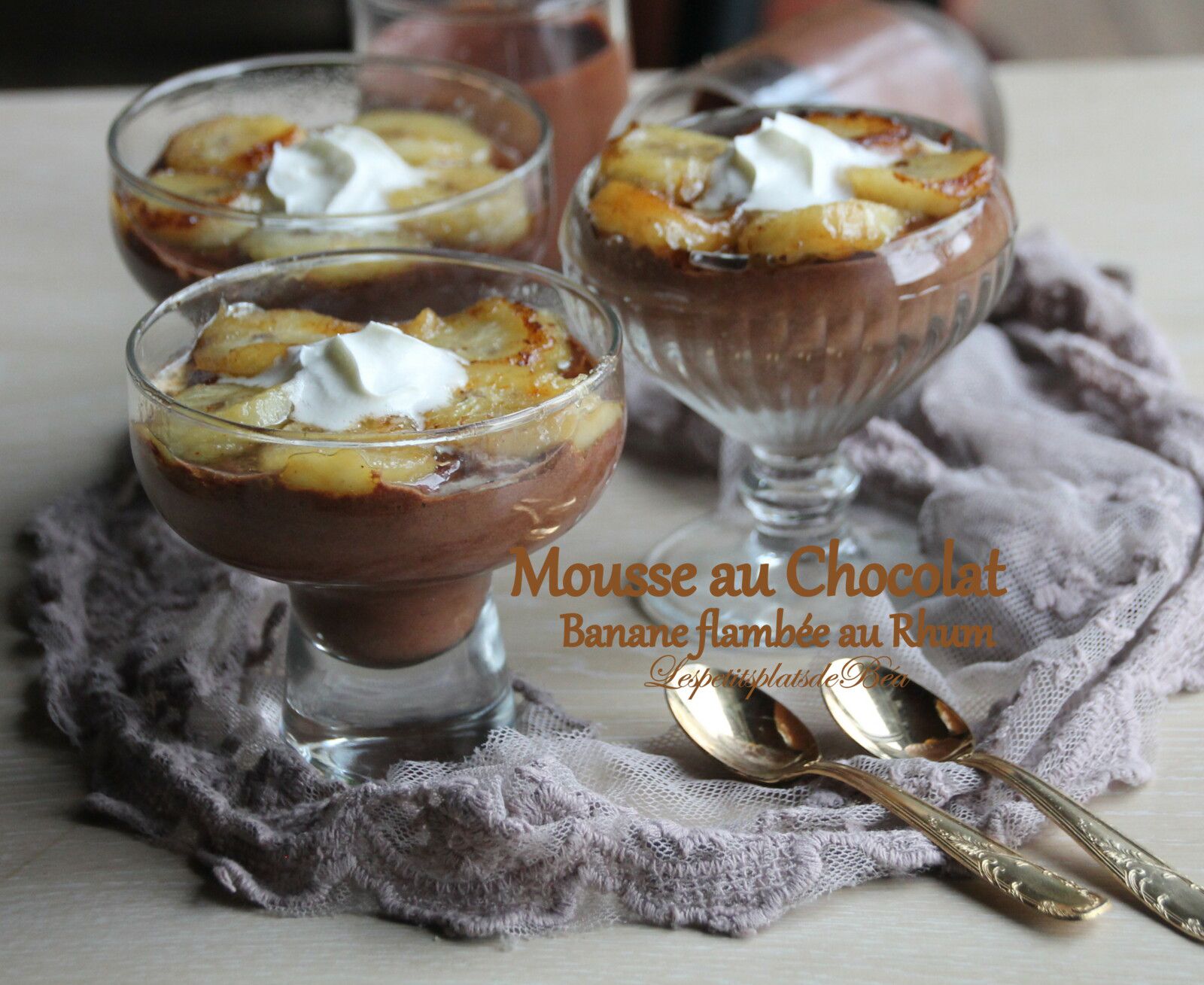 Mousse au chocolat et banane flambée au rhum