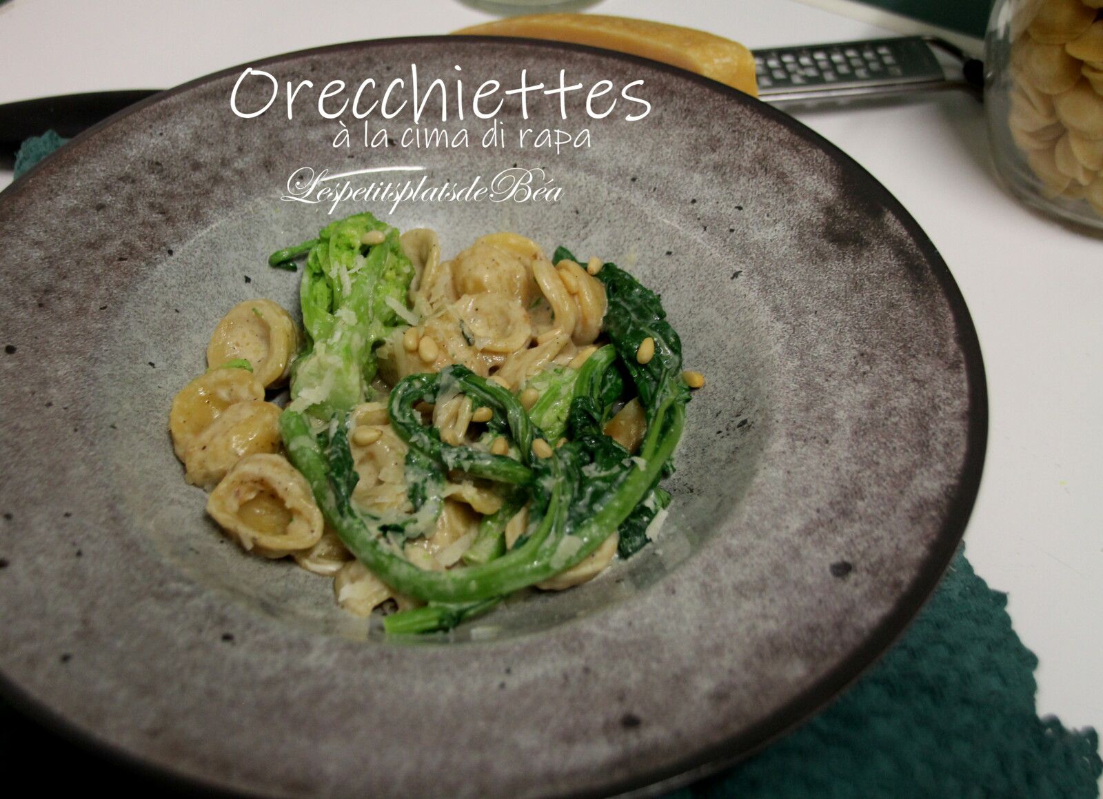 Orecchiettes à la cima di rapa - balade italienne à Ostuni dans les Pouilles