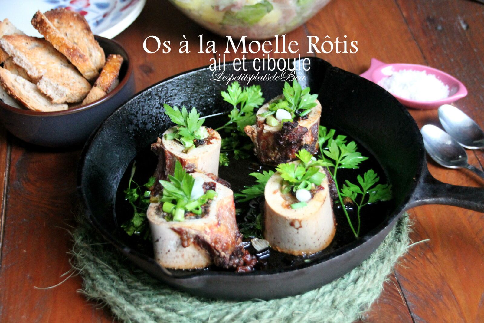 Os à la moelle rotis à l'ail et à la ciboule