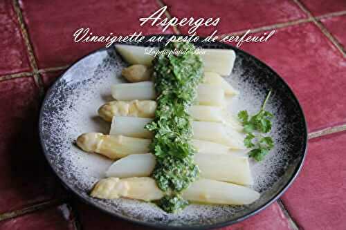 Asperges vinaigrette au pesto de cerfeuil