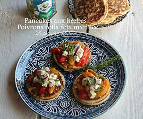Pancake aux herbes, poivrons rôtis et féta marinée