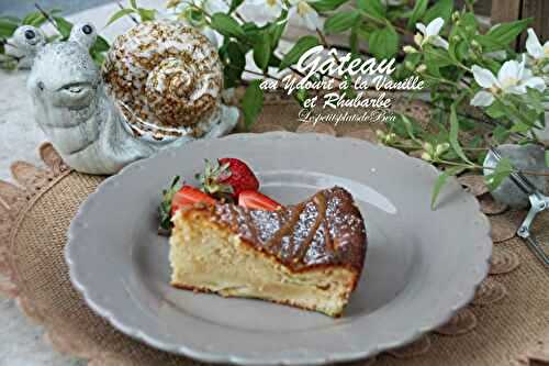 Gâteau au yaourt à la vanille et à rhubarbe