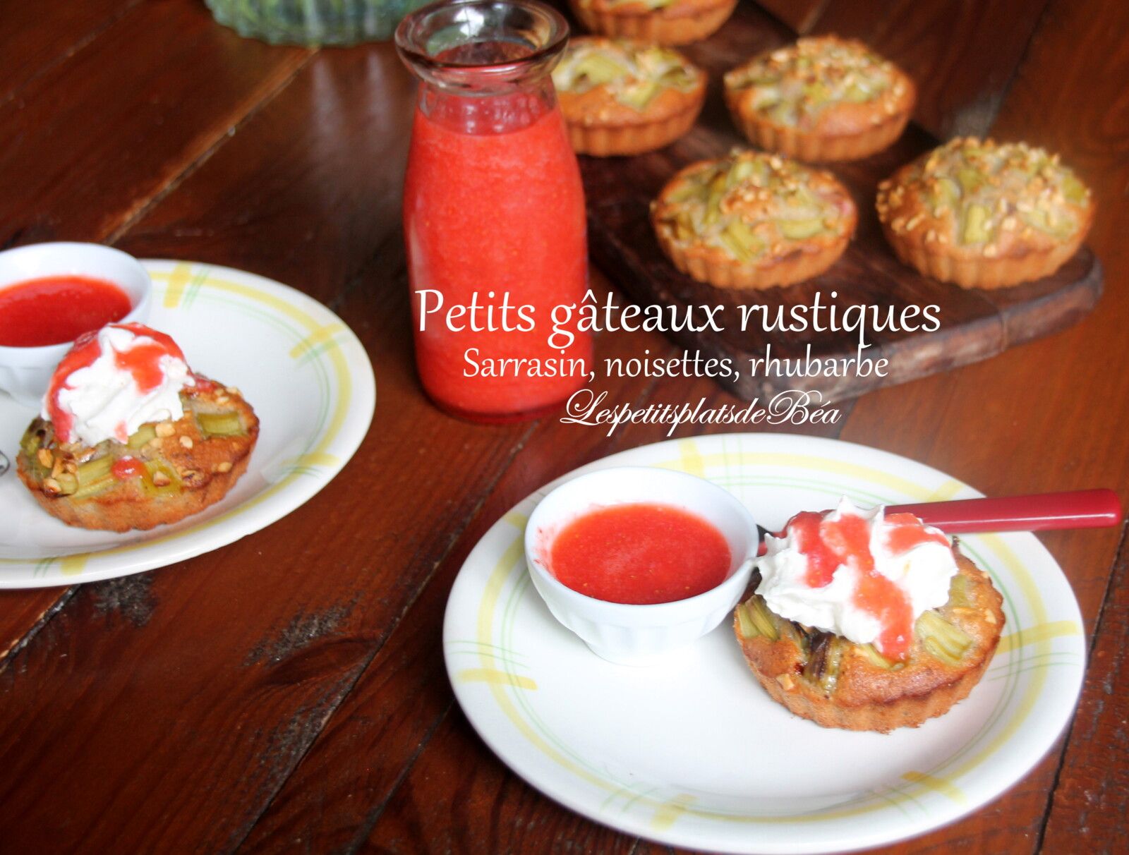 Petits gâteaux rustiques, sarrasin, noisettes et rhubarbe
