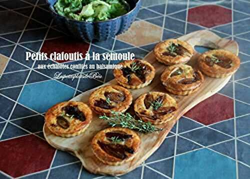 Petits clafoutis à la semoule aux échalotes confites au balsamique