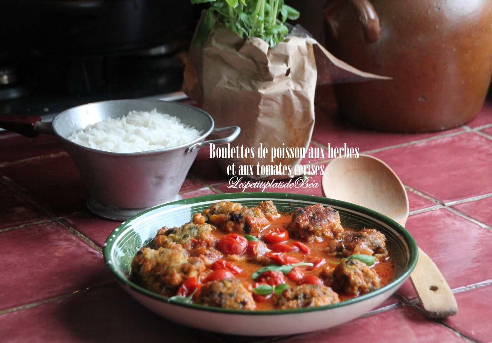 Boulettes de poisson aux herbes et aux tomates cerises