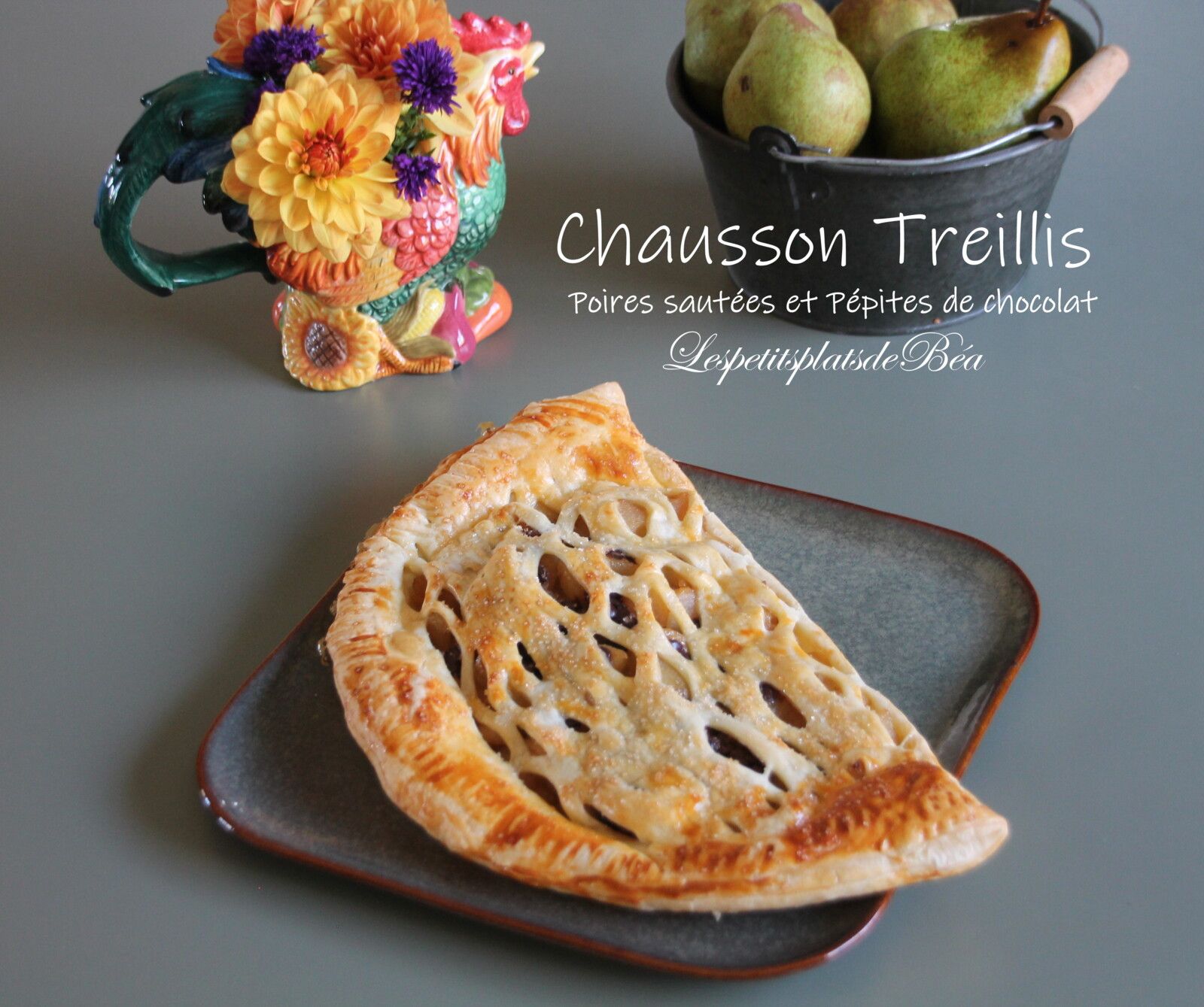 Grand chausson treillis aux poires sautées et aux pépites de chocolat