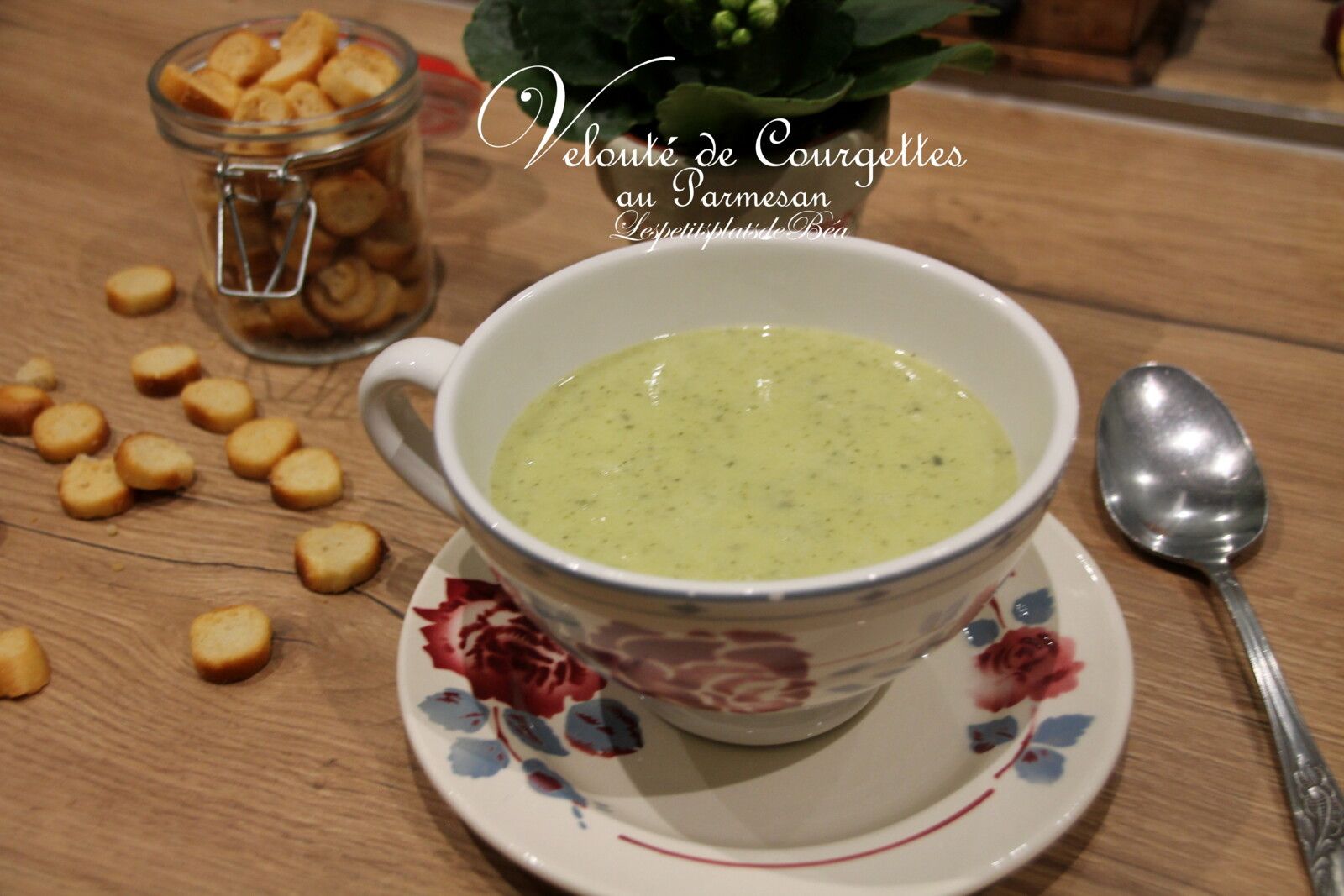 Velouté de courgettes au parmesan