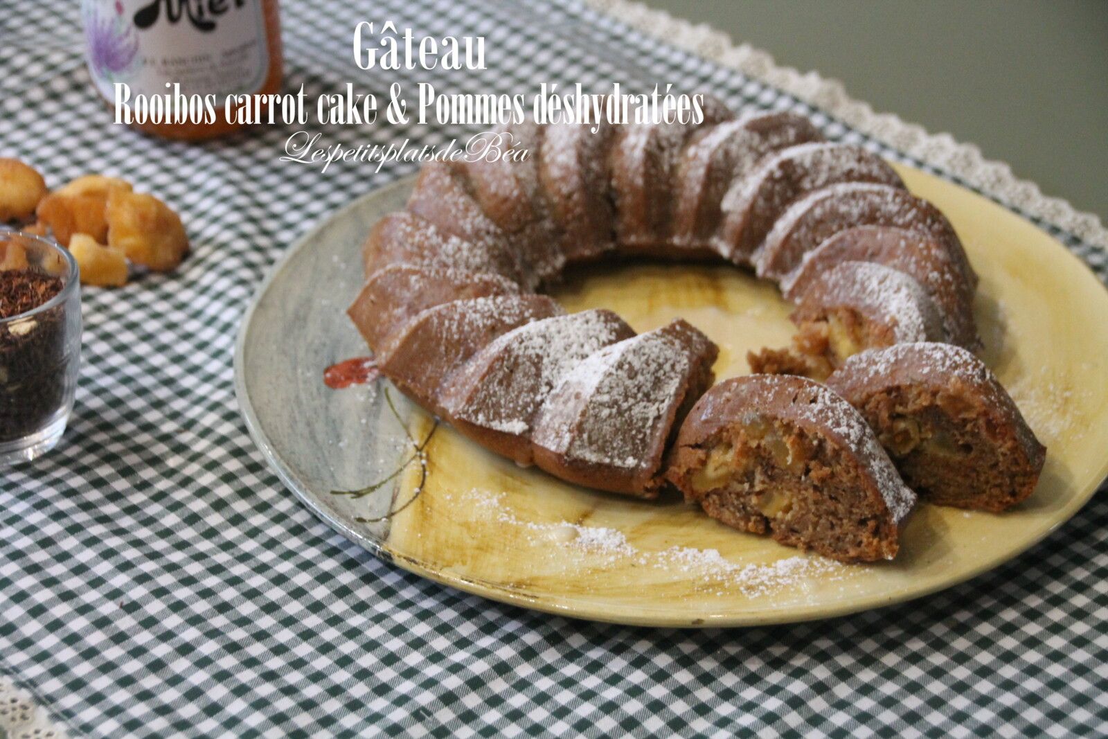 Gâteau au rooibos carrot cake et aux pommes déshydratées