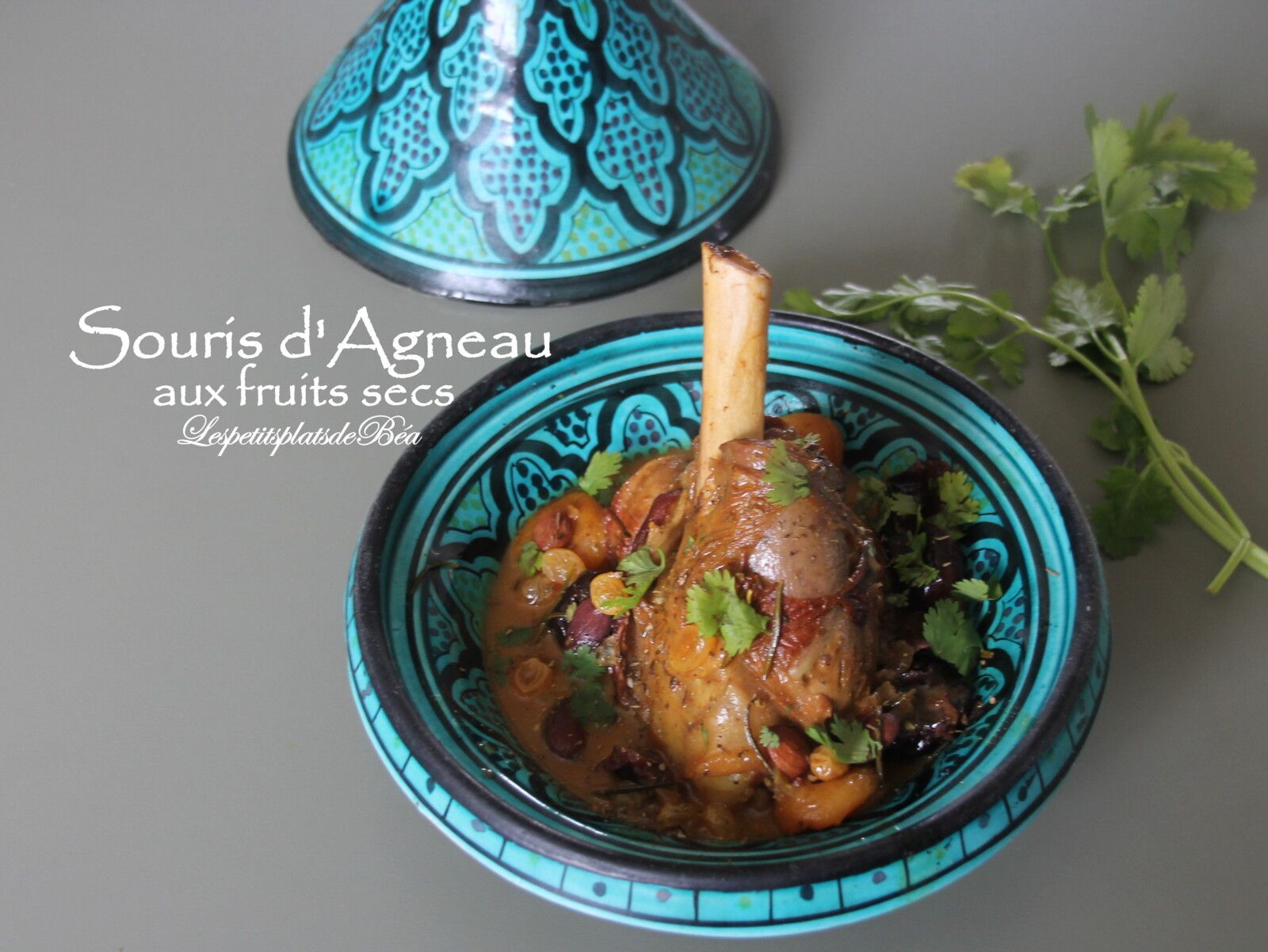 Souris d'agneau aux fruits secs et aux épices