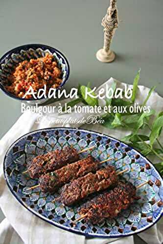 Adana Kebab et boulgour à la tomate et aux olives