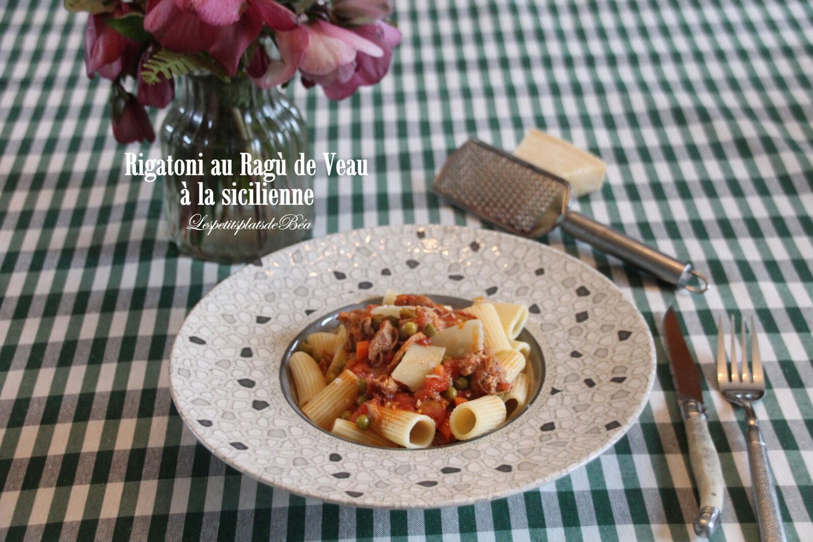 Rigatoni au ragù de veau à la sicilienne