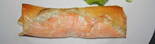 Rouleaux de saumon et asperges sur sa crème de ricotta