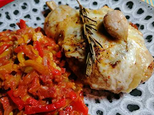 Côte de veau gratinée au fromage de brebis Basque et  sa piperade aux trois poivrons et chorizo