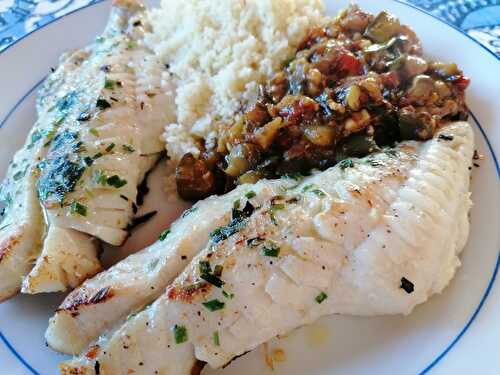 Filets de daurade snackés à l’unilatéral et Riste d’aubergine semoule.