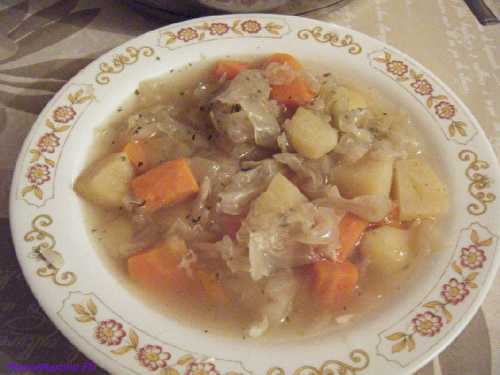 SOUPE AU CHOU ET VOLAILLE