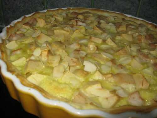 Tarte aux pommes, poires, amandes et chocolat