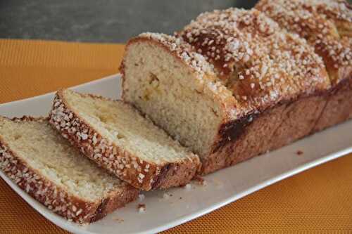 Brioche à la noix de coco et à l'ananas