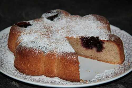 Gâteau Extra moelleux à la confiture de myrtilles