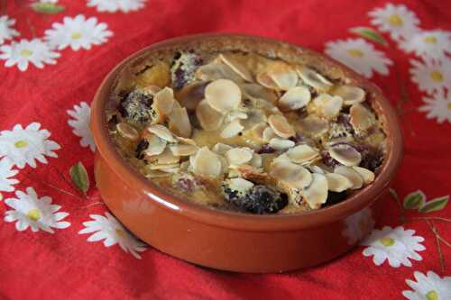 Miniclafoutis aux cerises et aux amandes