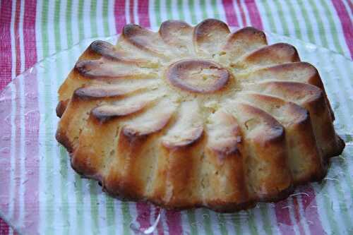 Gâteau "madeleine" aux pommes