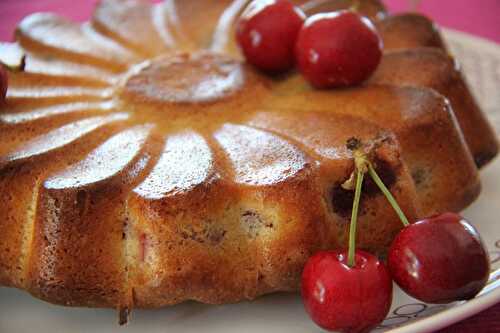 Moelleux aux cerises et aux amandes