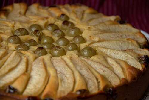 Gâteau à la ricotta, poires et raisins