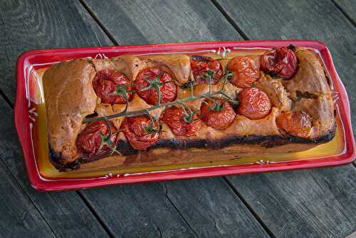 Cake tomates, mozzarella et basilic (recette de Julie Andrieu)