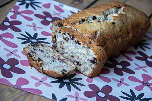 Cake aux graines de chia, citron et pépites de chocolat