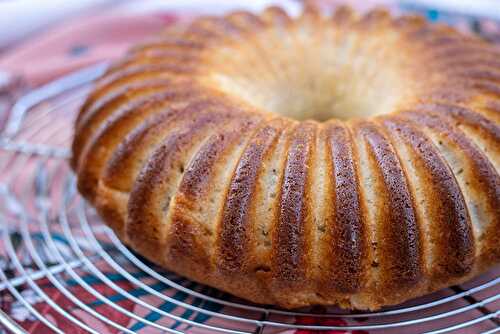 Gâteau au yaourt aux poires et aux quatre épices