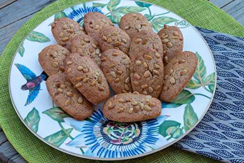 Madeleines saveur vanille, aux pignons de pin