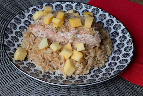 Saumon croustillant, riz à la mangue et vinaigrette sésame oignon (recette de Cyril Lignac)