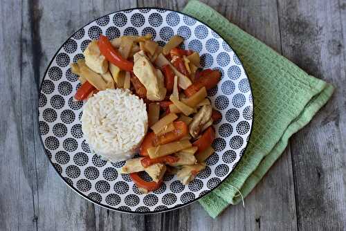 Émincé de poulet aux pousses de bambou et poivron rouge